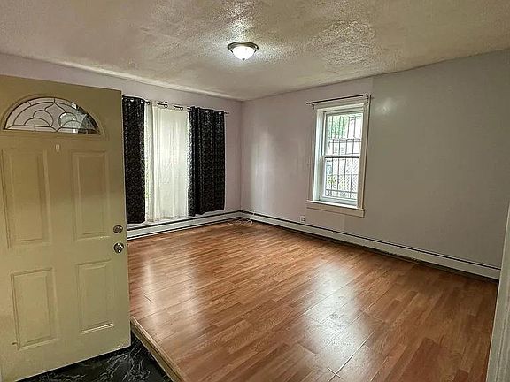 3rd image of 3364 Holland Ave Floor 2