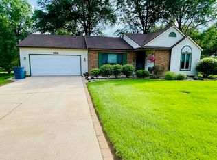 14711 Acorn Dr, Plymouth, IN 46563
