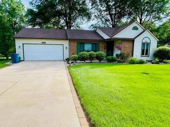 14711 Acorn Dr, Plymouth, IN 46563