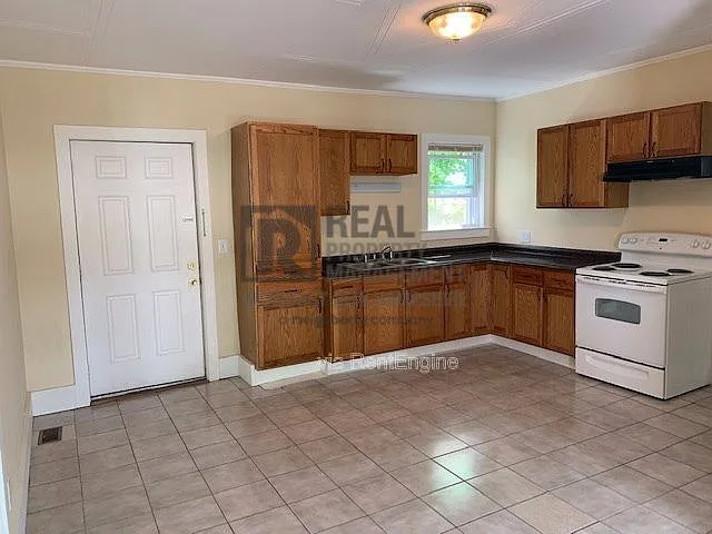 93 Franklin St #A — Photo 1