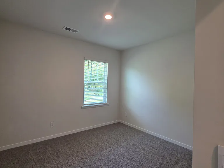 1628 Secrest Commons Dr — Photo 19