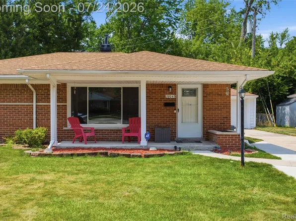 28043 Red Leaf Ln, Southfield, MI 48076