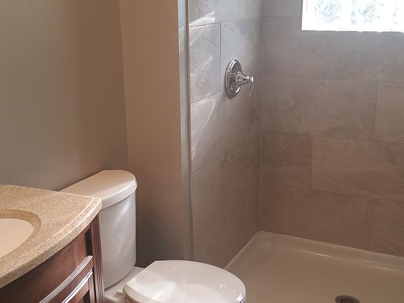 3rd image of 323 N Center Ave