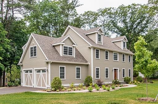1st image of 7 Kingsbury Dr
