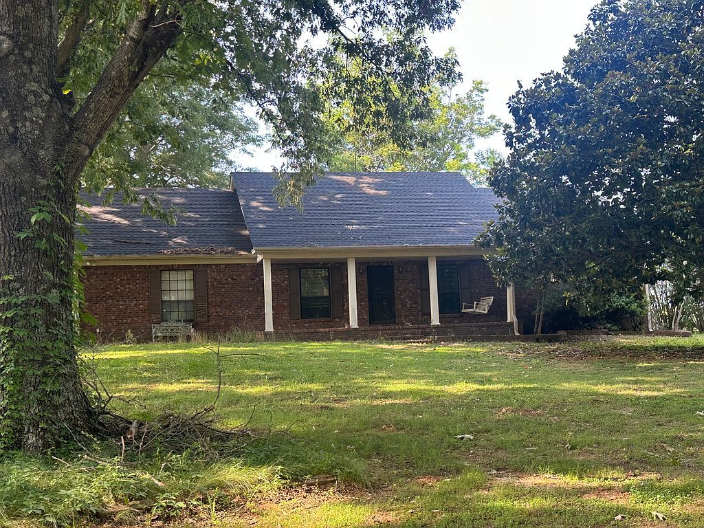 685 Lazenby Dr - Property Image