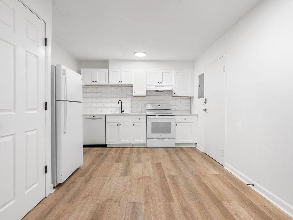 1st image of 31 Vine St APT 21