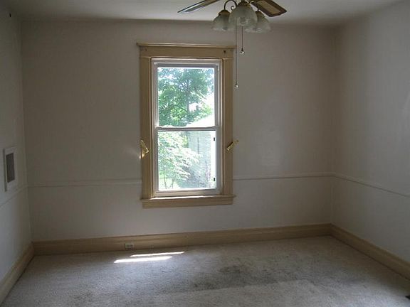 4th image of 3930 Spencer Ave