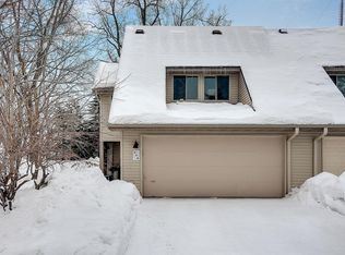 884 Nancy Cir, Shoreview, MN 55126