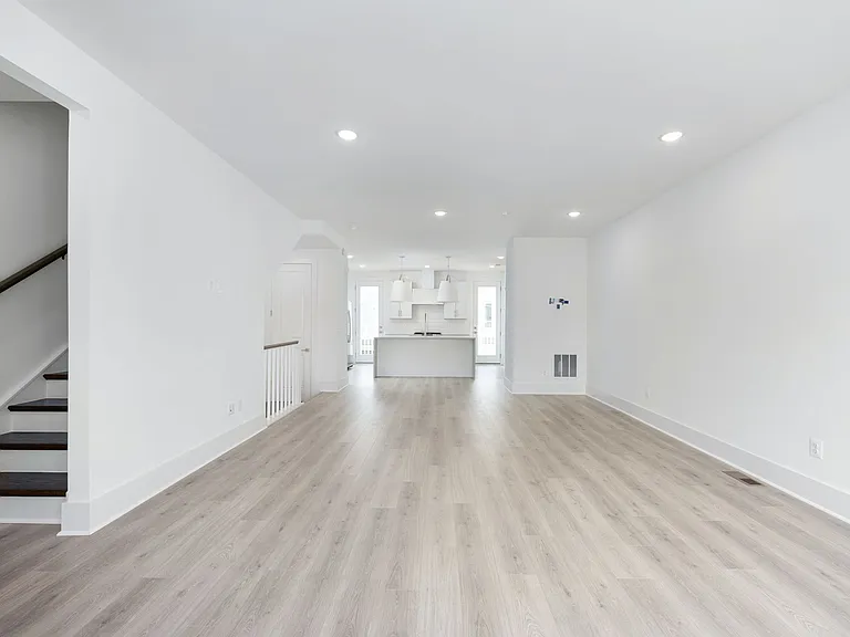 9207 Forkleaf Oak Dr — Photo 24