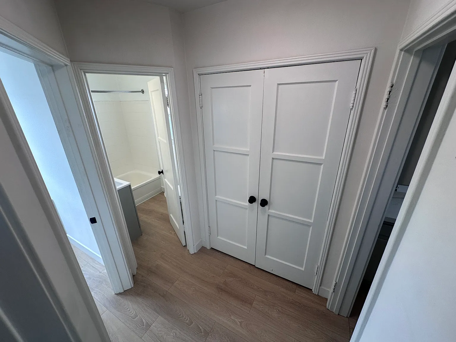 1 bed, 600 sqft, $2,100 — Photo 4