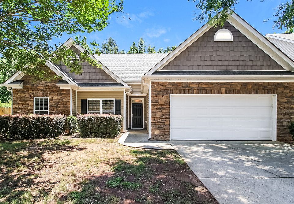 1st image of 215 Village Park Dr