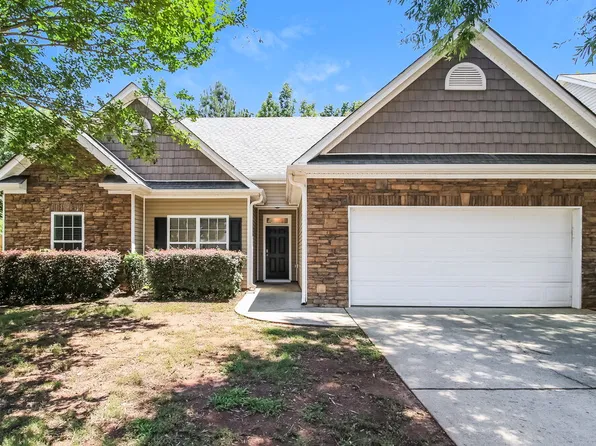 215 Village Park Dr, Newnan, GA 30265