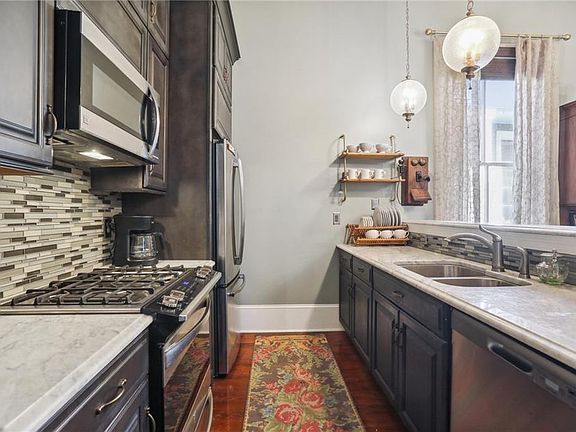 5th image of 1444 Magazine St APT C