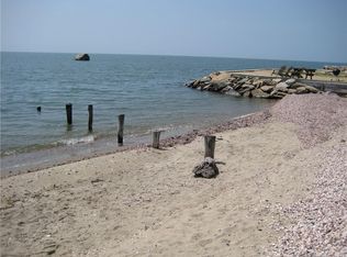 121 Neck Rd, Guilford, CT 06437