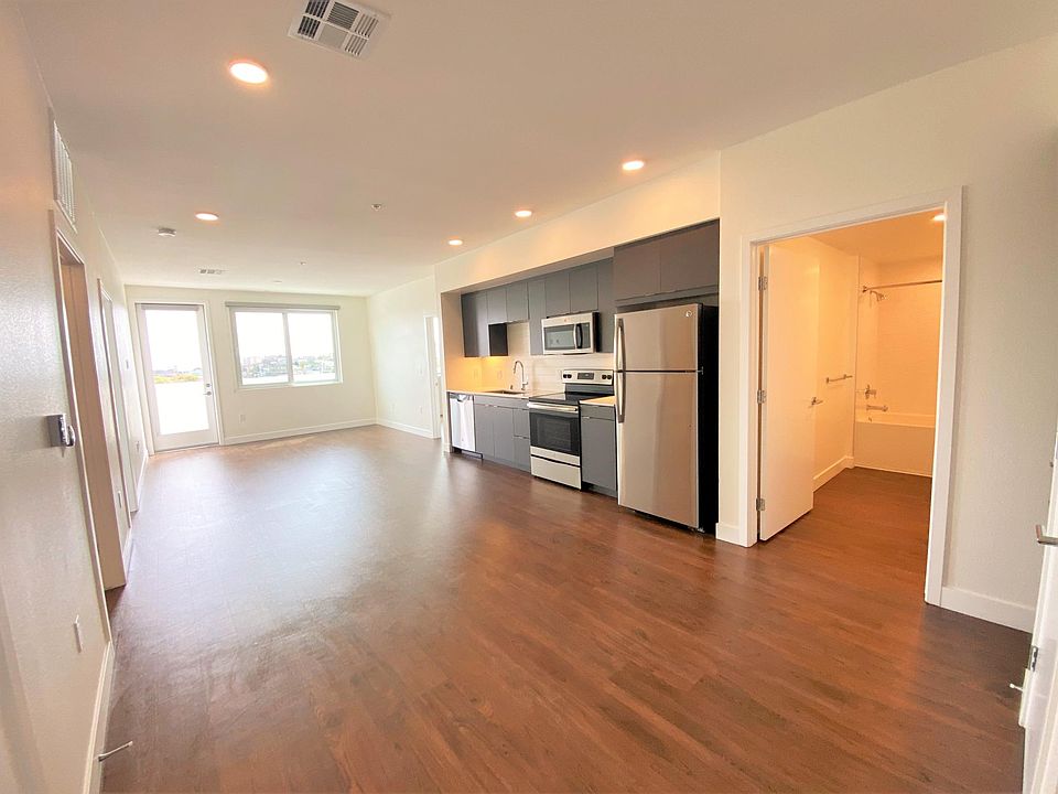 1st image of 2000 El Cajon Blvd #607