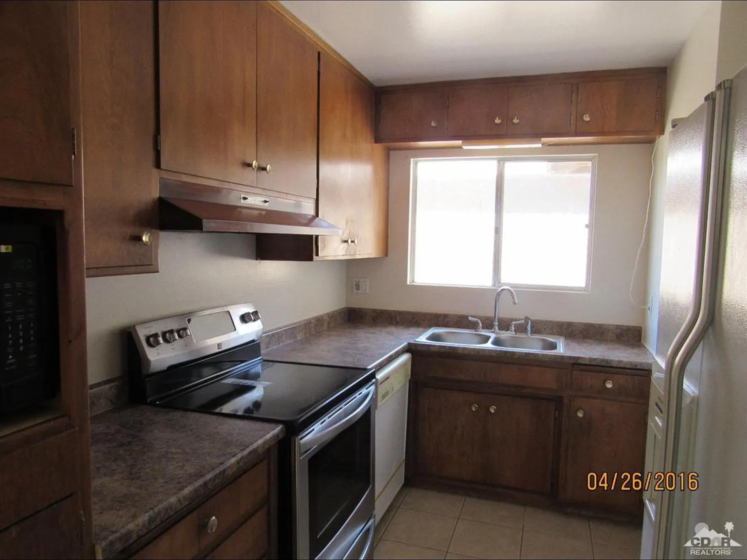 471 Coronado St — Photo 3