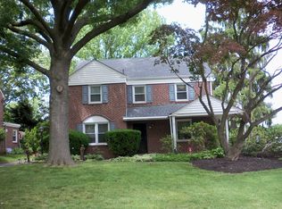 9 Lawnside Rd, Cheltenham, PA 19012