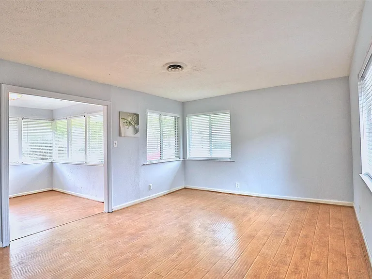 3210 Cloverdale St — Photo 6