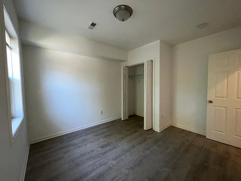 1646 F St NE #1 — Photo 7