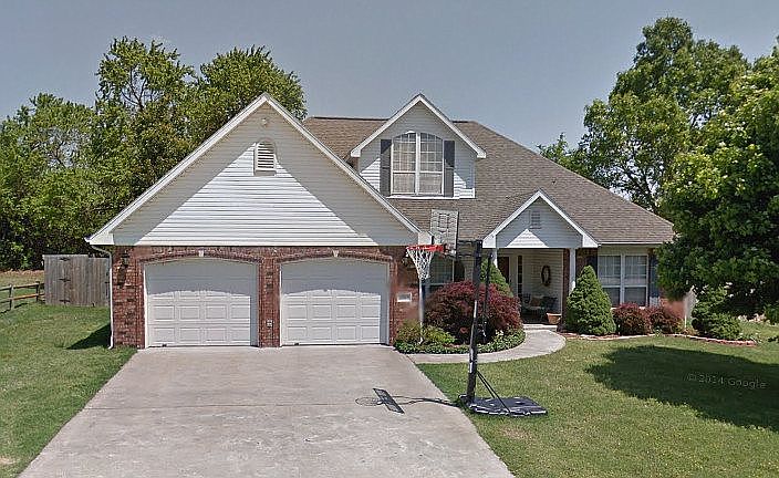 1st image of 2203 W Lazy L St