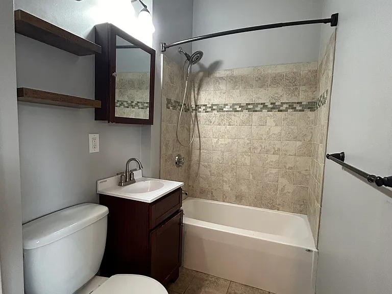 193 Mount Hope Ave #2 — Photo 9