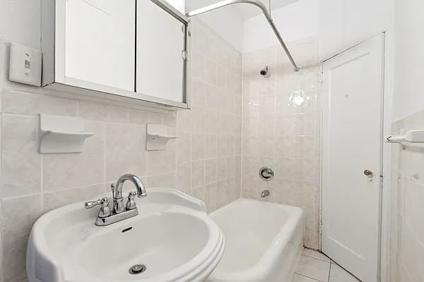 Rented by Oxford Property Group | media 5