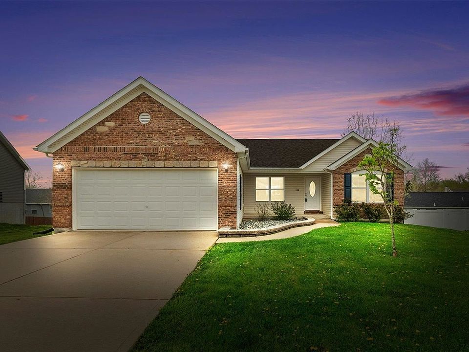 1st image of 636 Meadowgreen Dr