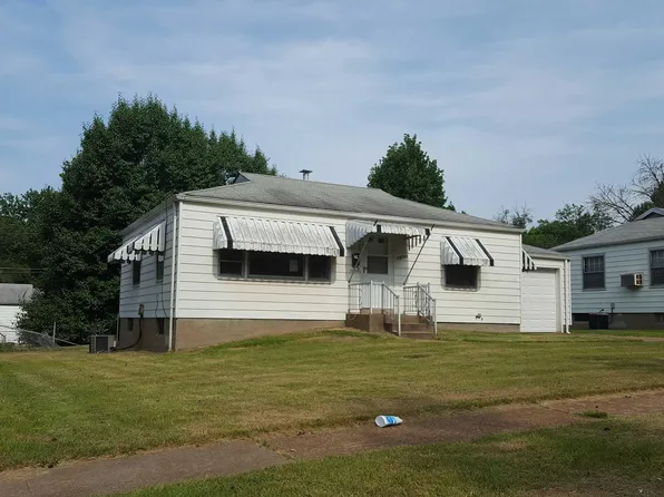 10165 Cabot Dr, Saint Louis, MO 63137