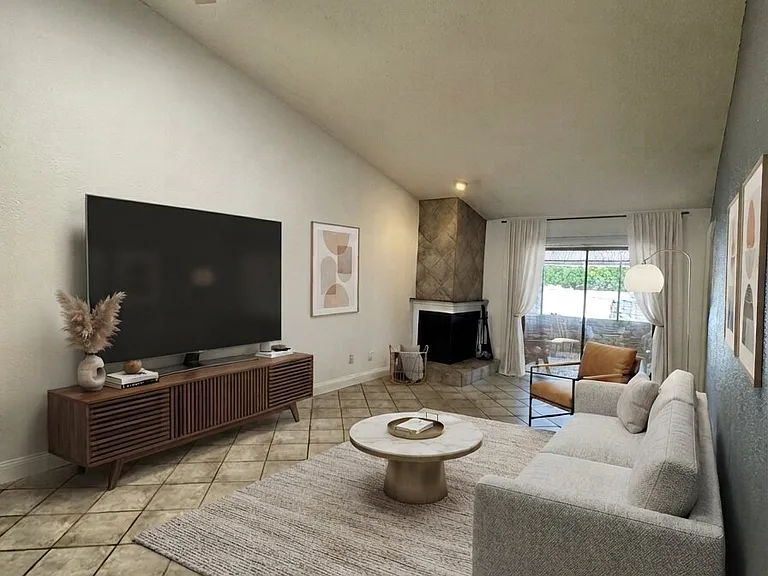 Living Room (Virtually Stage)
