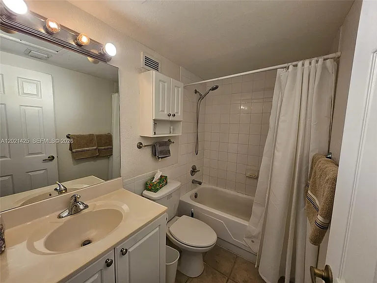 2501 S Ocean Dr #Penthouse 17 — Photo 11