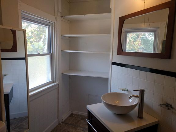5th image of 2413 Danville St