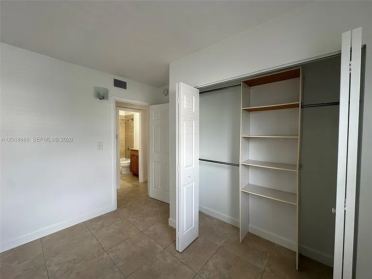 2705 NE 9th Ave #203 — Photo 26