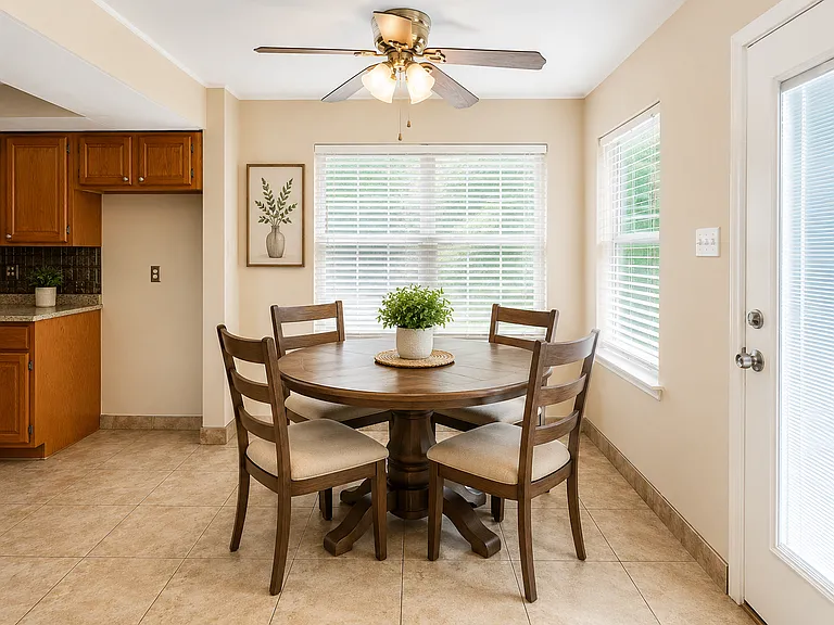 791 Chateau Ln — Photo 8
