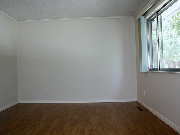 4th image of 4635 Bluestem Ln