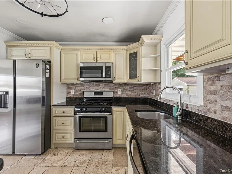 4 Cecil Pl — Photo 13