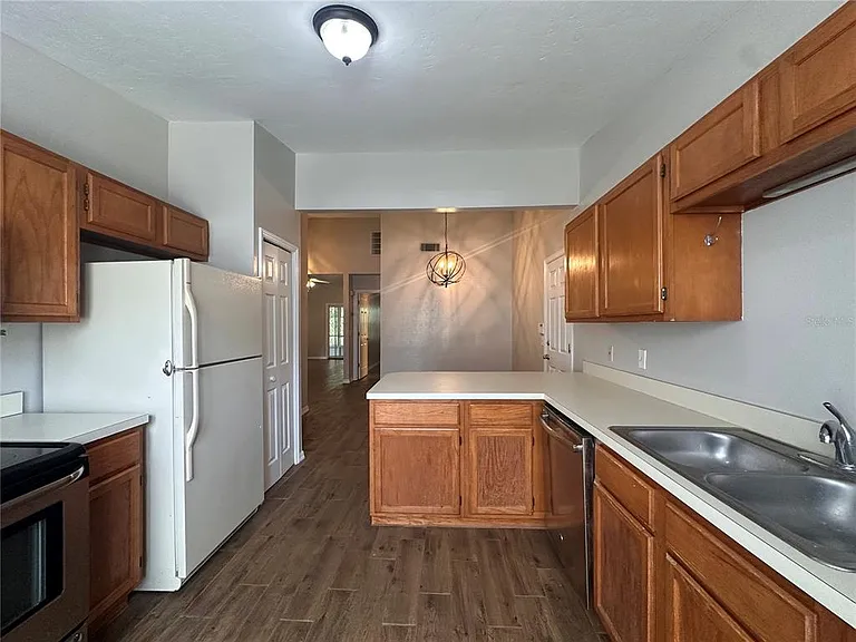 439 NW 50th Blvd — Photo 9