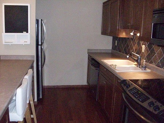 3rd image of 6328 Barrie Rd APT 2E
