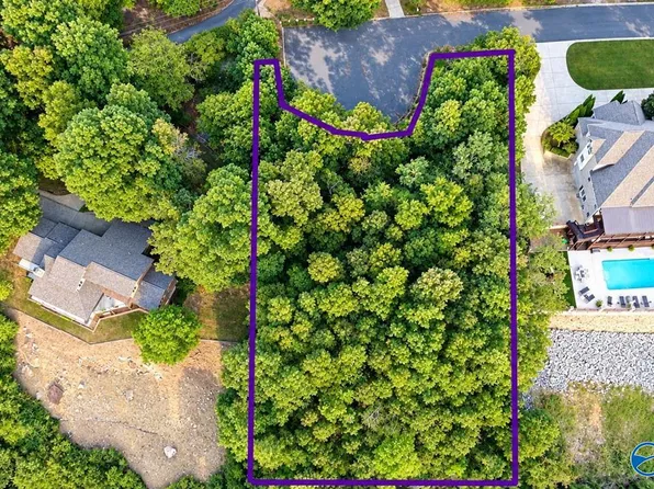 1 Fairfax Dr, Guntersville, AL 35976
