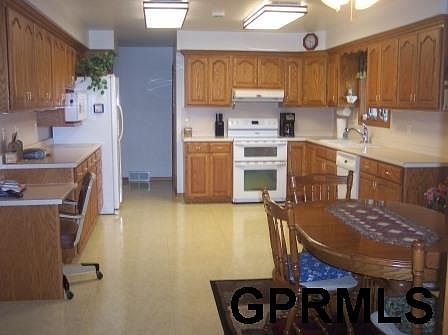 4th image of 104 N Ash St