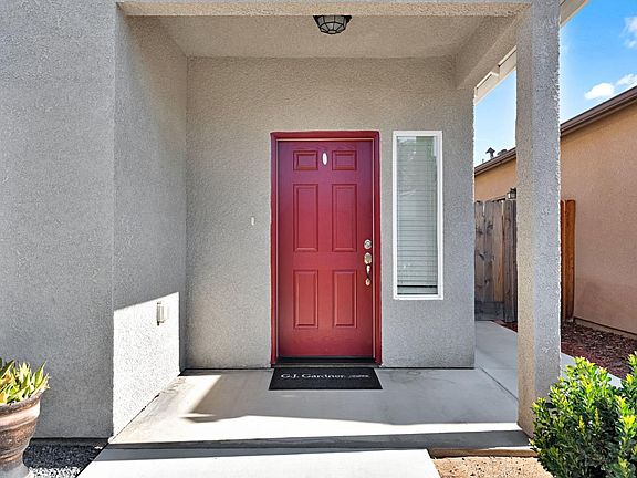 3rd image of 375 Amber Ln