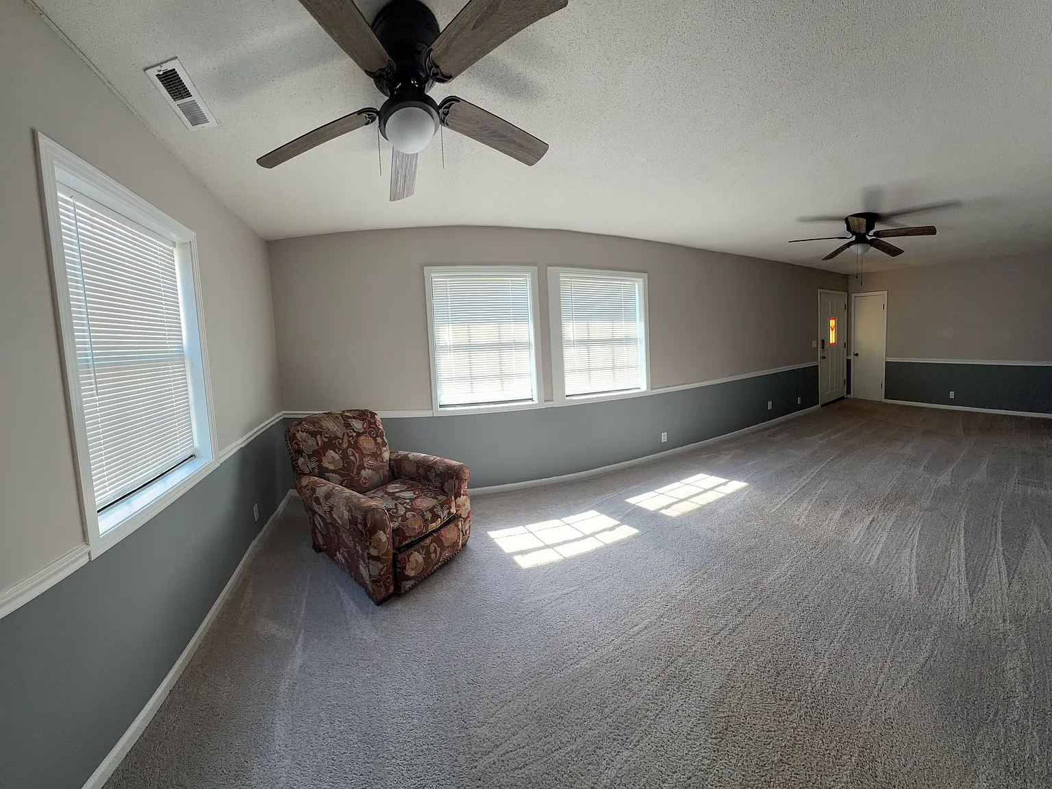 3 bed, 1309 sqft, $1,100 — Photo 3
