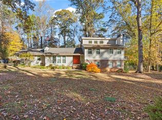 527 Eight Point Ct, Suwanee, GA 30024