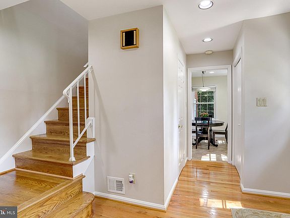 4th image of 2625 Woodley Pl