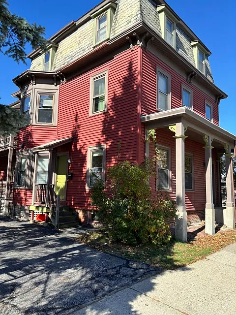 31 Wachusett St #1