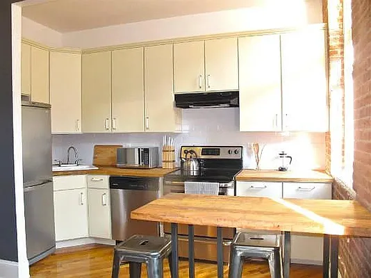 Rented by Dream Space Realty | media 2