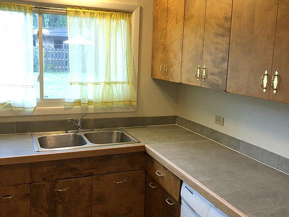 5th image of 310 N Orchard Dr