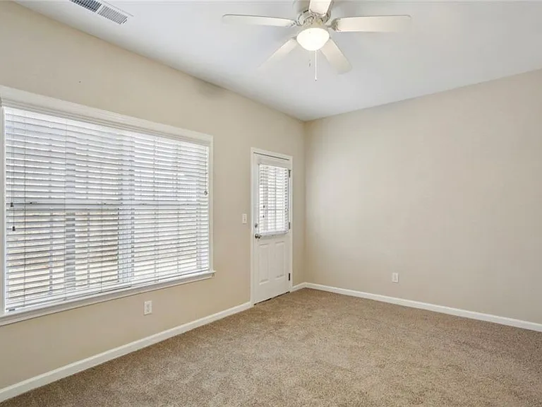 642 Bernay Way — Photo 21