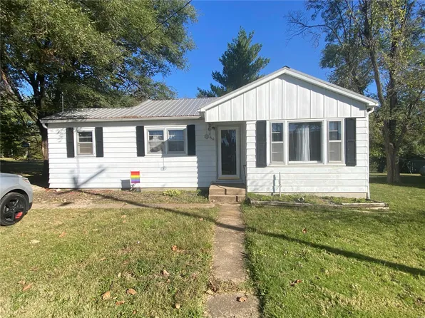 150 5th St, Vienna, MO 65582