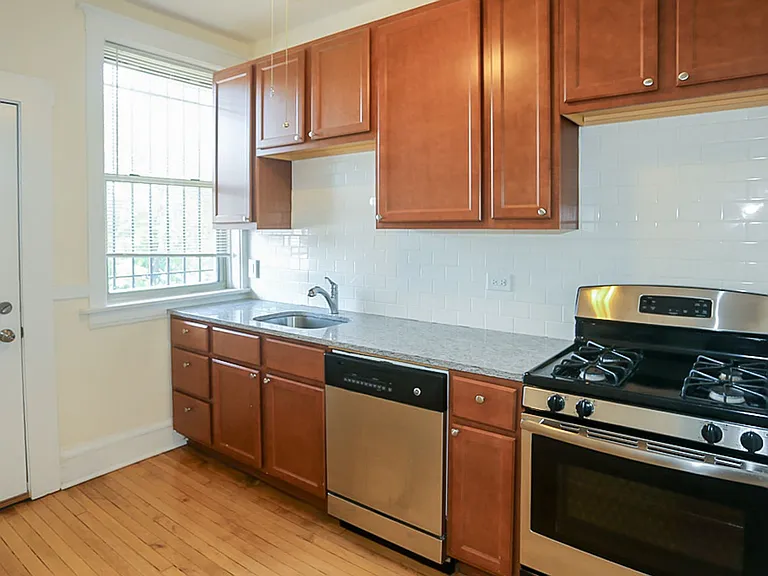 1601 W Berteau Ave — Photo 6
