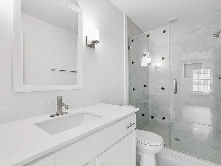 Clairview Apartments — Photo 12